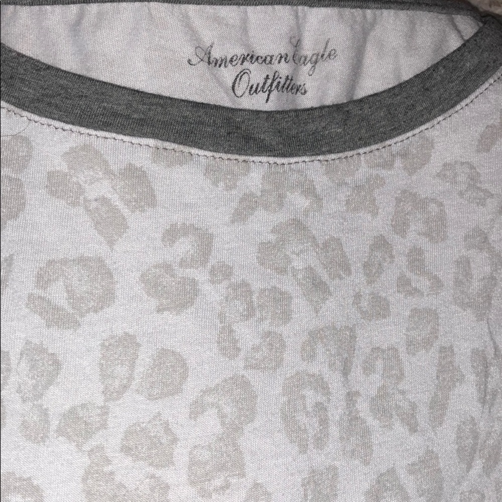 American Eagle XL Leopard Baseball Tee
